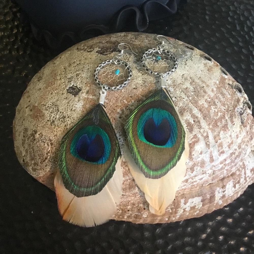 Hand Craft Artisan Bohemian Tribal Dream Catcher Duster Feather Pierced Earrings - Picture 3 of 16